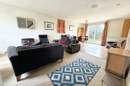 4 bedroom detached house to rent - Photo 5