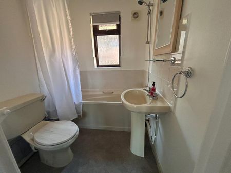 1 bedroom semi-detached bungalow to rent - Photo 4