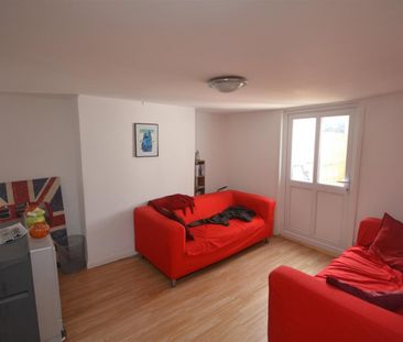 1 bedroom Flat To Let - Photo 4