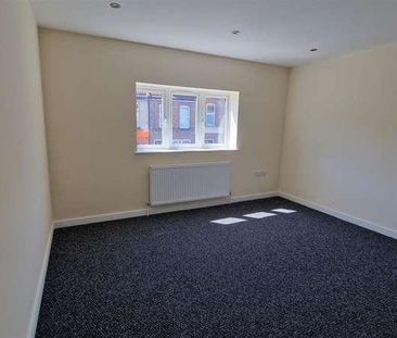 High Street, Rainham, ME8 - Photo 5