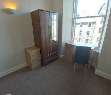 3 bedroom apartment to rent - Photo 4