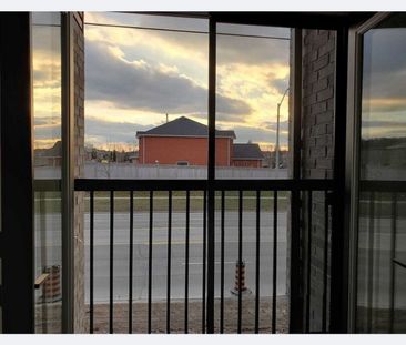 For Lease - 19 Fairlane Avenue, Barrie, Ontario - Photo 1