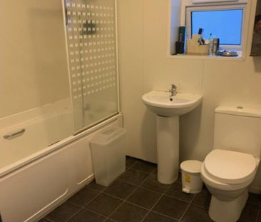 1 bedroom in a house share to rent - Photo 6