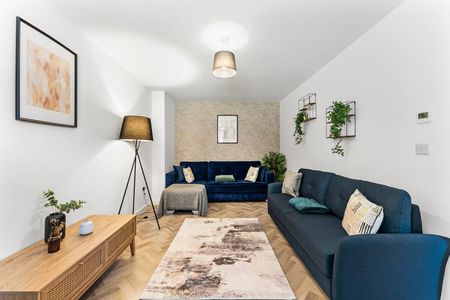 Lacewood Close - Photo 2