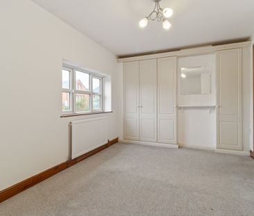 Higher Lane, Lymm - Photo 1