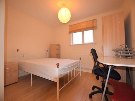 3 Bedroom Apartment Available Arranging tenancy - Photo 2