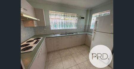 EXTRA LARGE FURNISHED 2 BEDROOM UNIT IN CHERMSIDE L/O - Photo 2