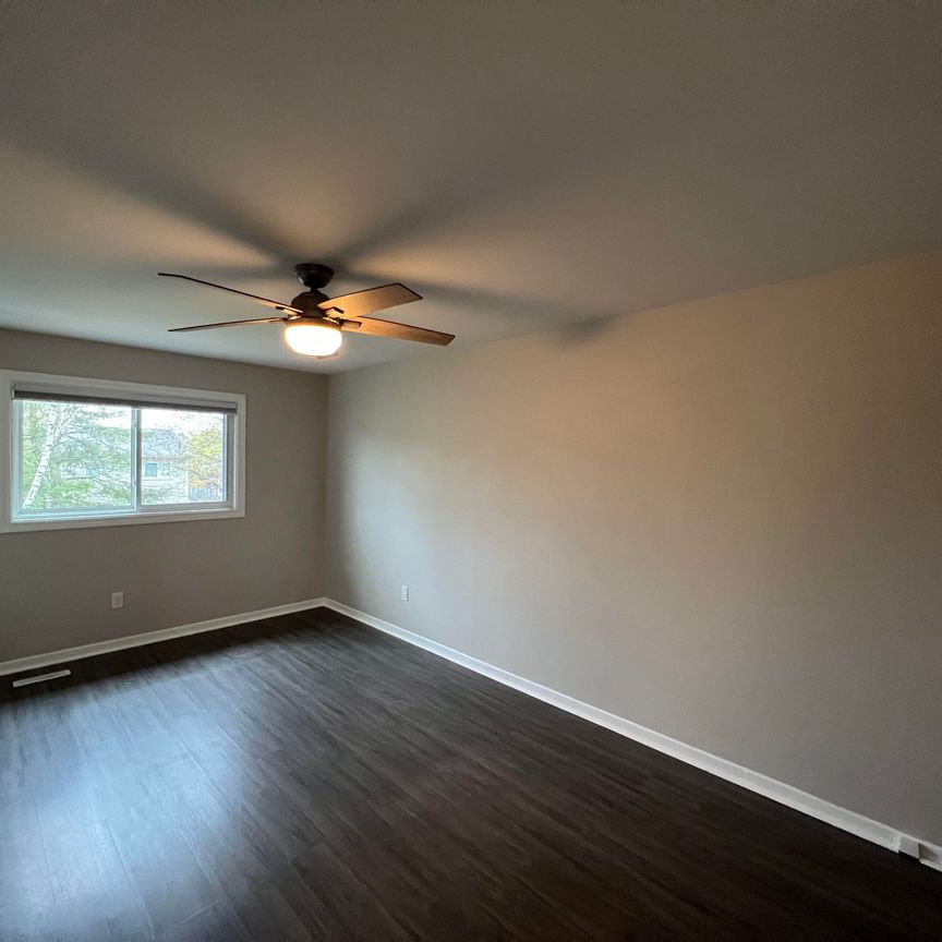 For Lease - 87 Barrett Crescent Unit# Main, Barrie, Ontario - Photo 1