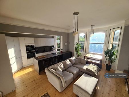 2 bedroom flat to rent - Photo 5
