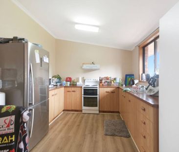 Double Storey Family Home - Photo 3