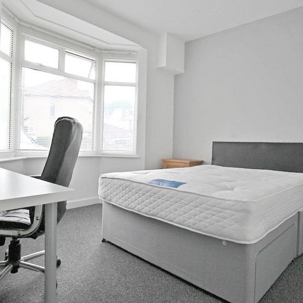 1 bedroom in a flat share to rent - Photo 1