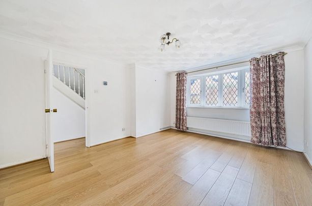 4 bedroom detached house to rent - Photo 1