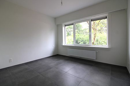 Volledig gerenoveerd appartement met 2 slaapkamers gelegen te centrum-Opwijk – ref.: 4211 - Photo 2