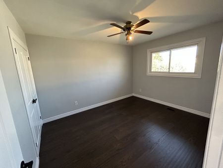 For Lease - 125 Cabot Street Unit# Main, Oshawa, Ontario - Photo 3