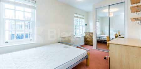 Fantastic spacious two bed by Goodge St Station - Photo 4