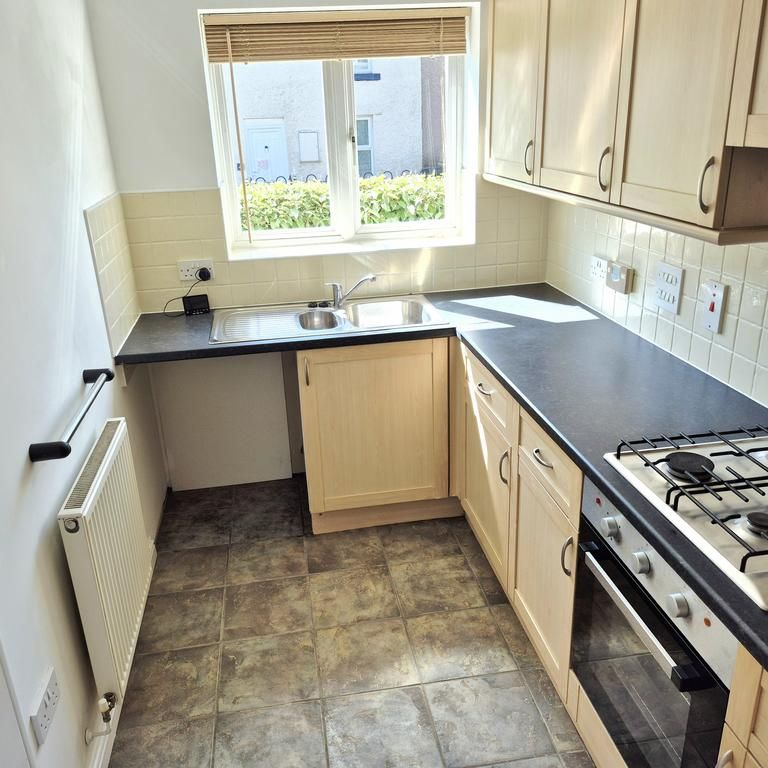2 bedroom terraced house to rent - Photo 1