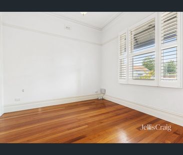 Beautifully Presented Victorian Home in Vibrant Richmond - Photo 3