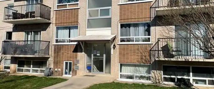 2 bedroom apartment | 2154 Lilnan Court, Burlington - Photo 1