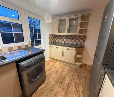 3 bedroom terraced house to rent - Photo 3