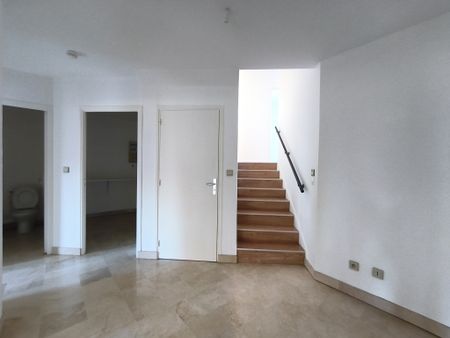 Location Appartement 5 pièces 180m² CHAMALIERES 63400 - Photo 2