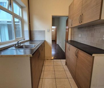 3 bedroom terraced house to rent - Photo 4