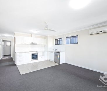 3-Bedroom Townhouse with Private Backyard & Park Access - Photo 5