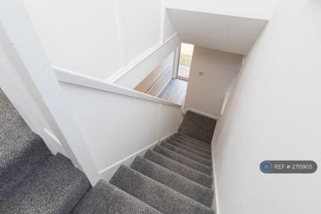 5 bedroom detached house to rent - Photo 5