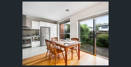 LIGHT, BRIGHT AND GREAT LOCATION - Photo 2