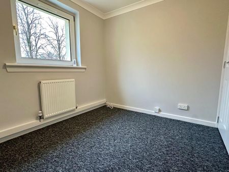 3 bedroom flat to rent - Photo 3
