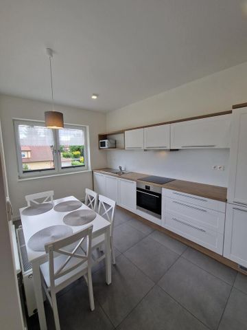 Dwupoziomowe 77 m² z miejscem parkingowym - Zdjęcie 3