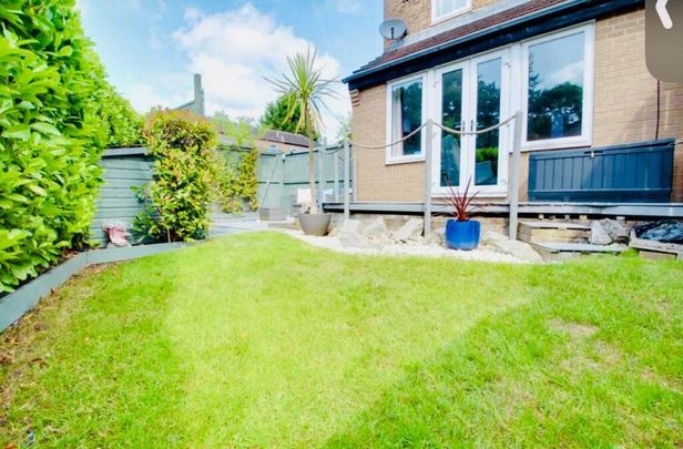 3 bedroom end of terrace house to rent - Photo 1