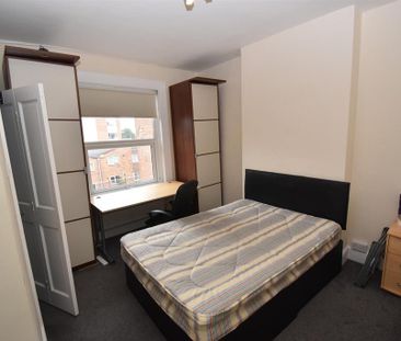 6 bedroom house to rent - Photo 3