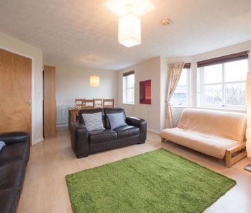 2 bedroom flat to rent - Photo 2