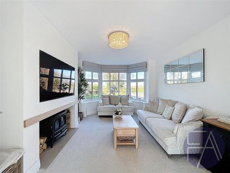 5 bedroom detached house to rent - Photo 3