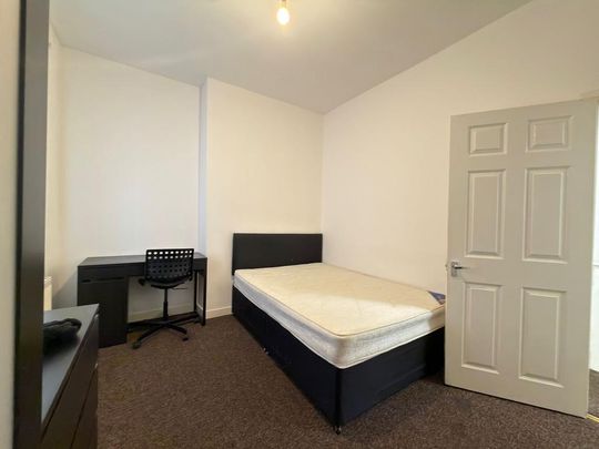 5 bedroom terraced house to rent - Photo 1