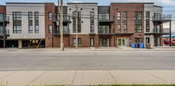 PROMO 1 mois gratuit Alphonse-Desjardins: Électroménagers inclus, Internet inclus ! Récent 3 1/2 - Photo 2