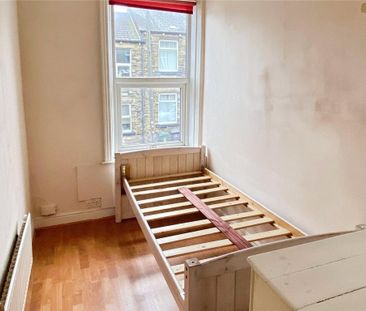 3 bedroom end of terrace house to rent - Photo 3