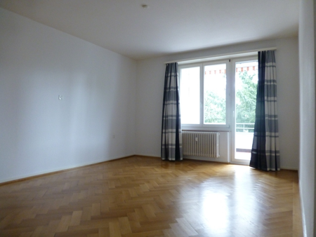 Grosse 2 Zimmer-Wohnung mit Balkon nähe Aeschenplatz - Foto 3