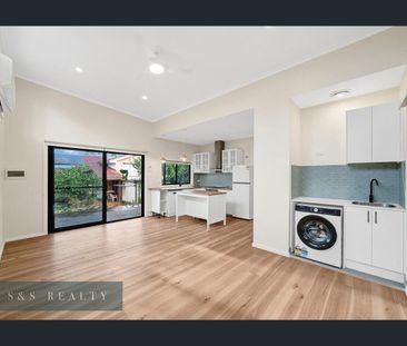 Bright and Airy 2-Bedroom Granny Flat with Private Garden Oasis – P... - Photo 2