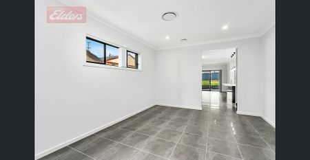 Quality Four Bedroom Duplex - Pet Friendly - Photo 2