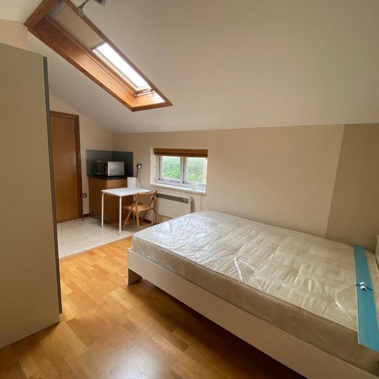 Studio to rent - Photo 1