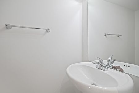 For Lease - 7 Applewood Lane Unit# 223, Toronto, Ontario - Photo 5