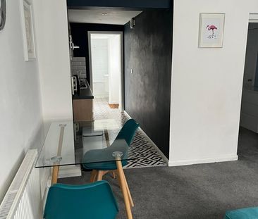 1 Bed Flat, Russell Square, BN1 - Photo 1