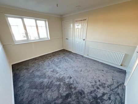2 bedroom semi-detached house to rent - Photo 4