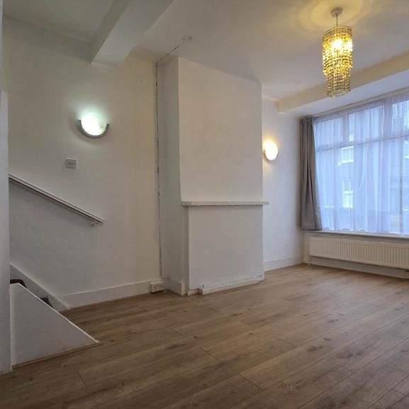 2 bedroom end of terrace house to rent - Photo 1