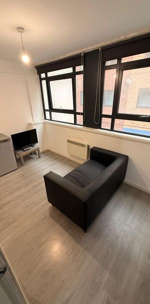 Studio Flat, London Road, L3 - Photo 1