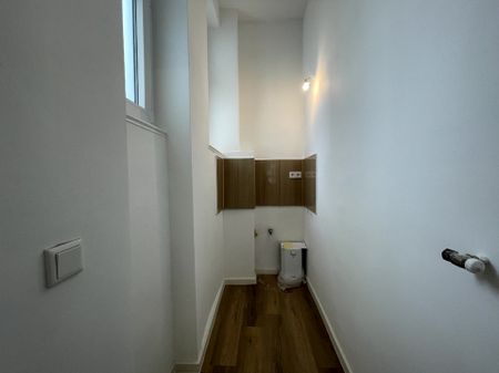 FRISCH RENOVIERTES BÜRO AUF 255m² IN ZENTRALER LAGE - Photo 3