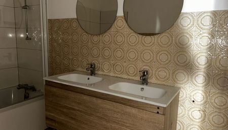 Appartement 4 pièces 99m2 REIMS 1 200 euros - Photo 2