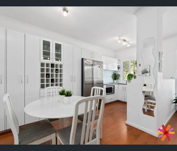 A STYLISH AND CONVENIENT UNIT IN COMO - Photo 6