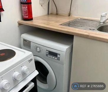 1 bedroom flat to rent - Photo 6